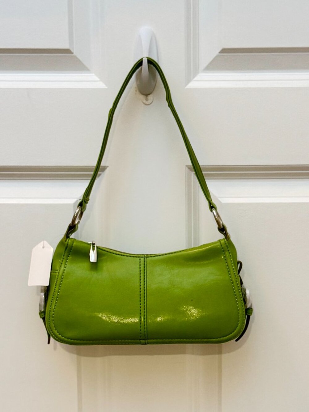 Faux Leather lime green baguette shoulder bag (NWT)